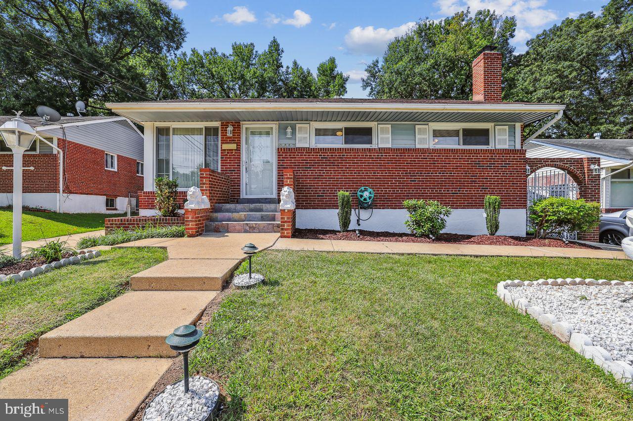 6417 COUNTRY CLUB COURT