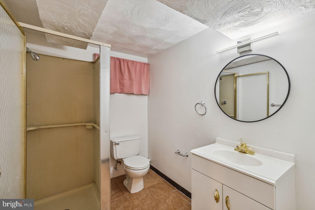 6417 COUNTRY CLUB COURT