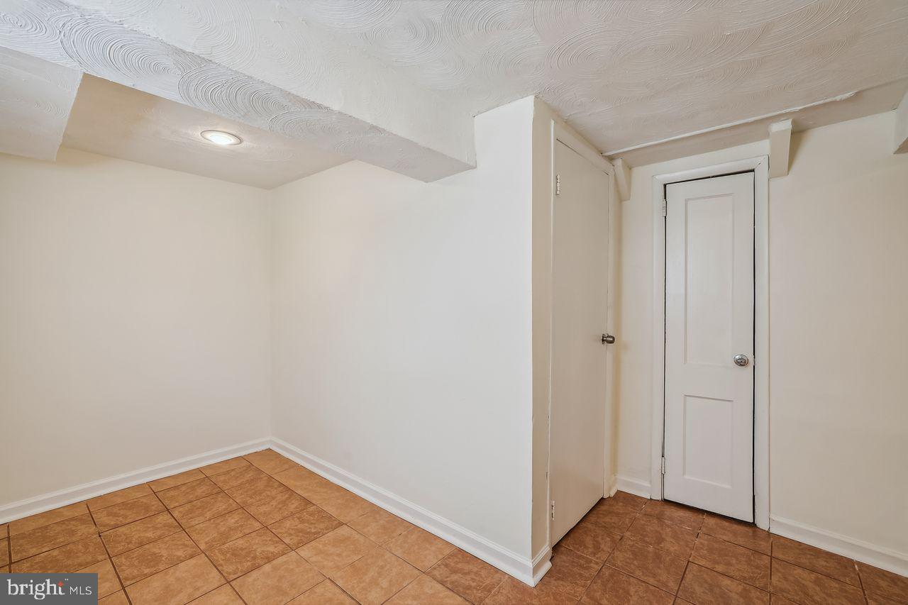 6417 COUNTRY CLUB COURT