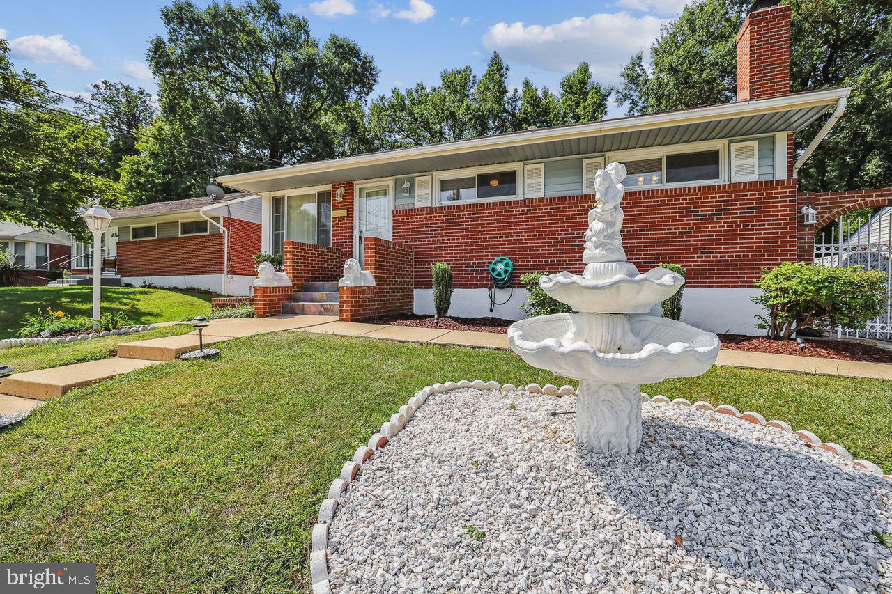 6417 COUNTRY CLUB COURT