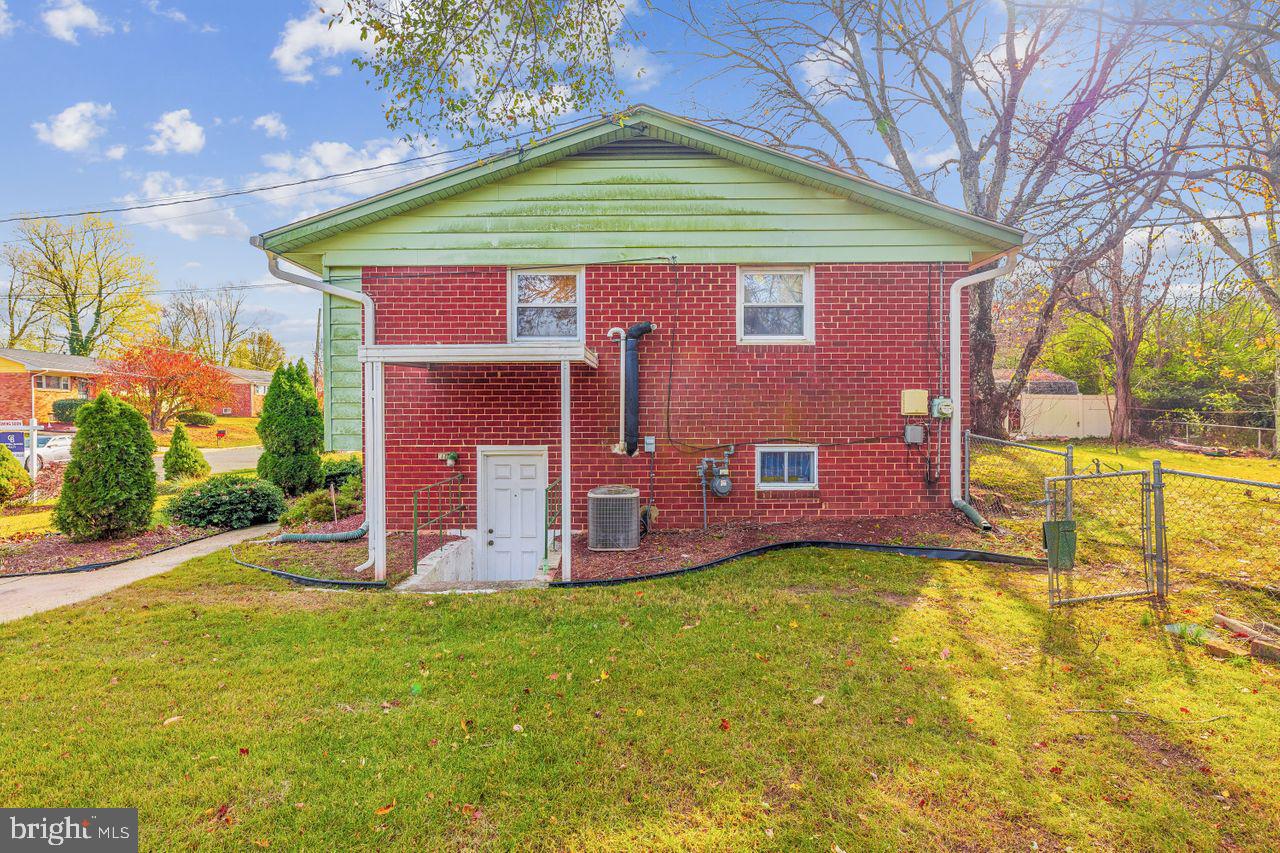 9801 Glen View Dr