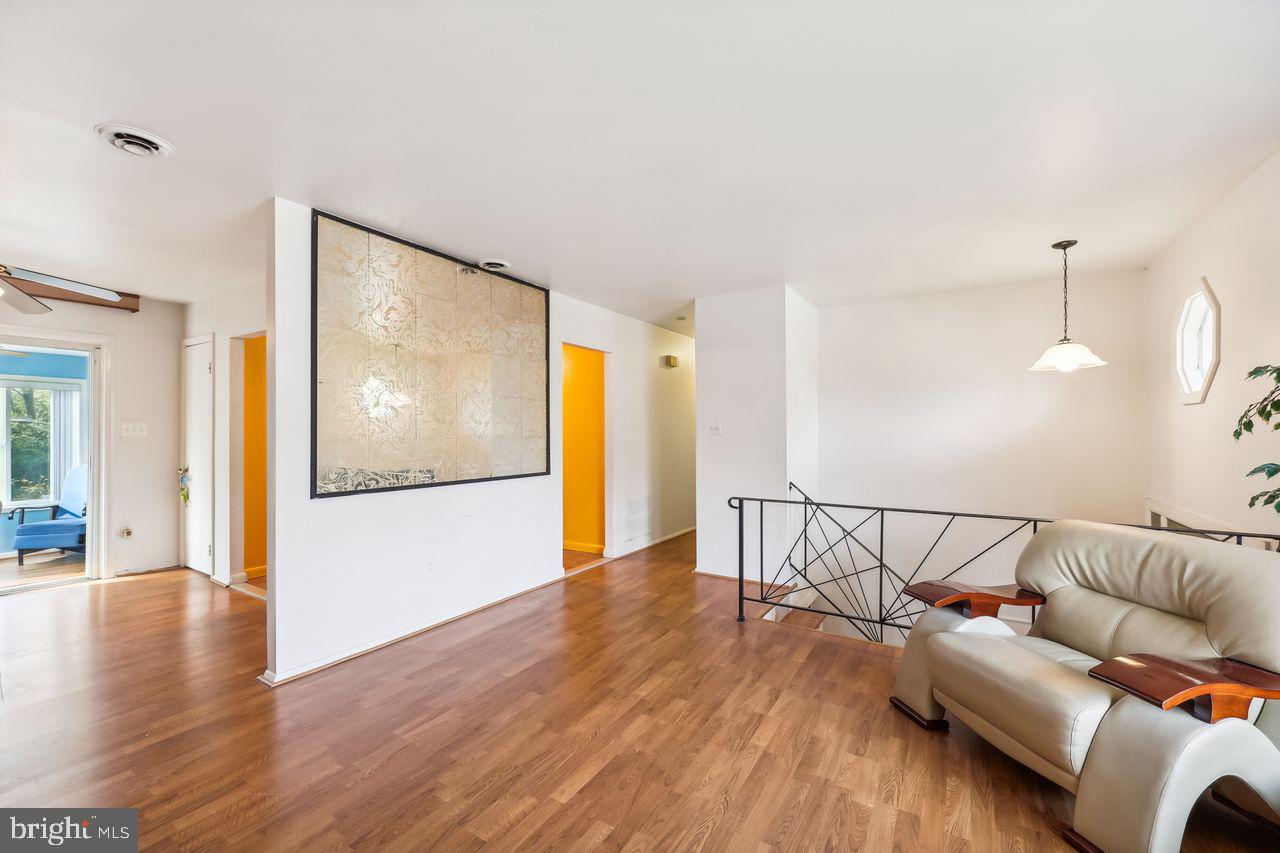 9801 Glen View Dr
