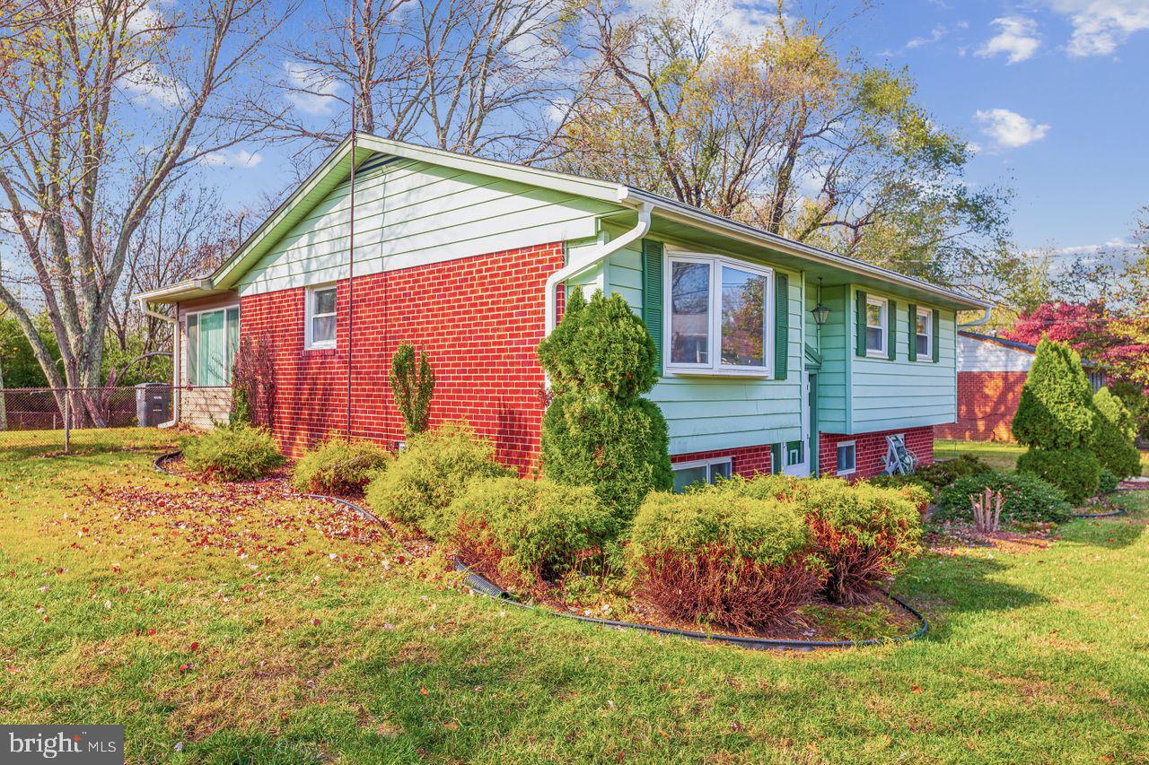 9801 Glen View Dr