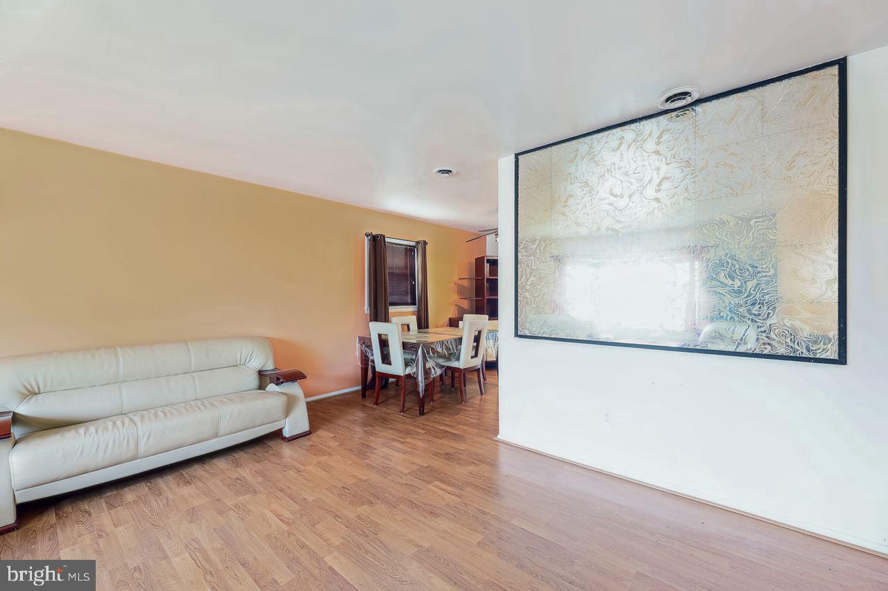 9801 Glen View Dr