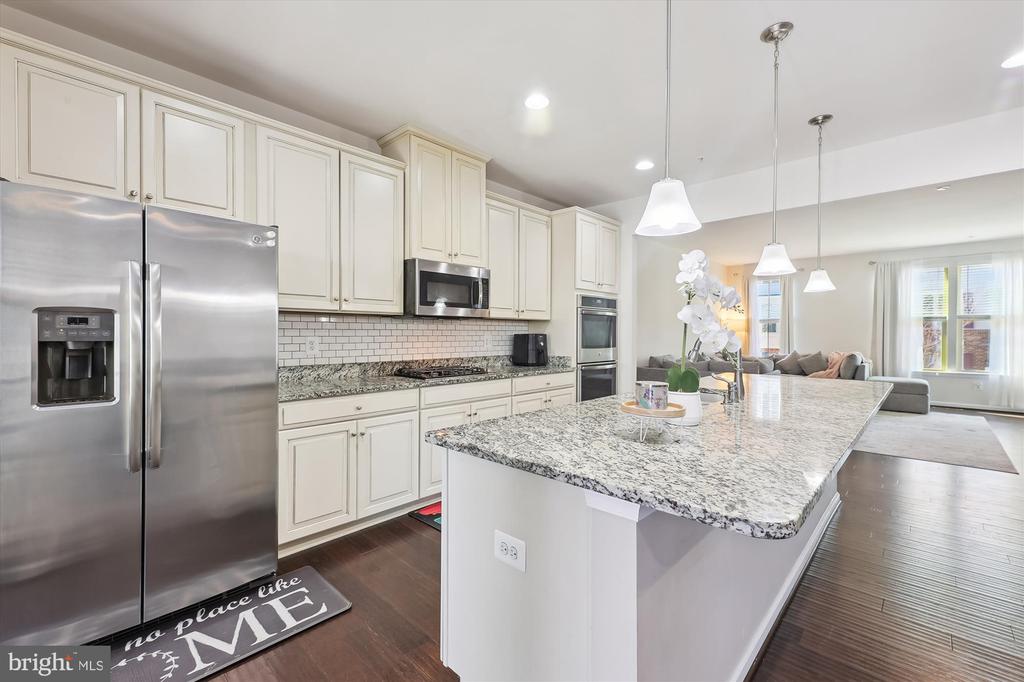 10173 Dorsey Ln