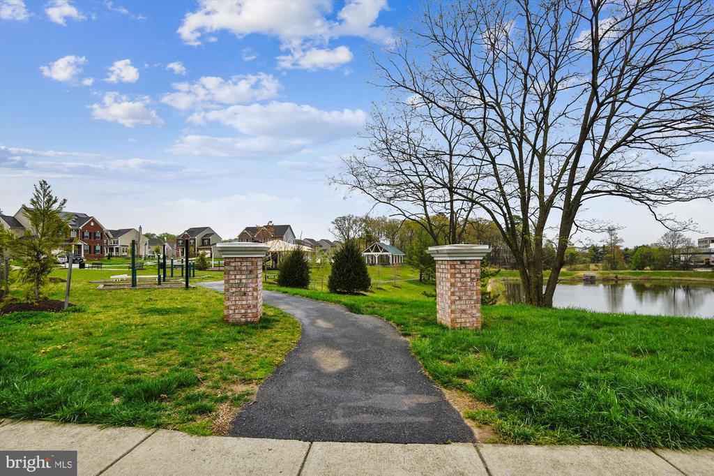 10173 Dorsey Ln