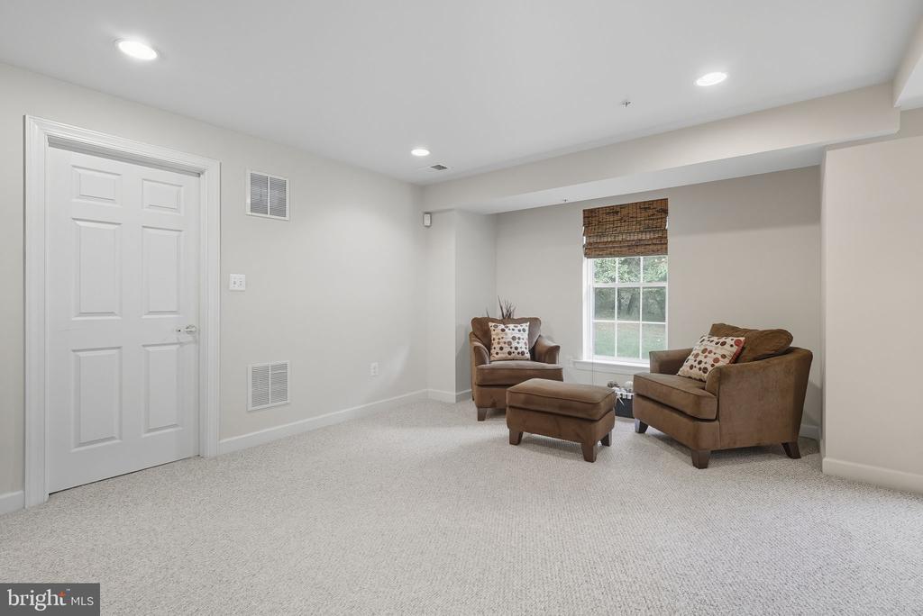 2605 SOMERTON COURT