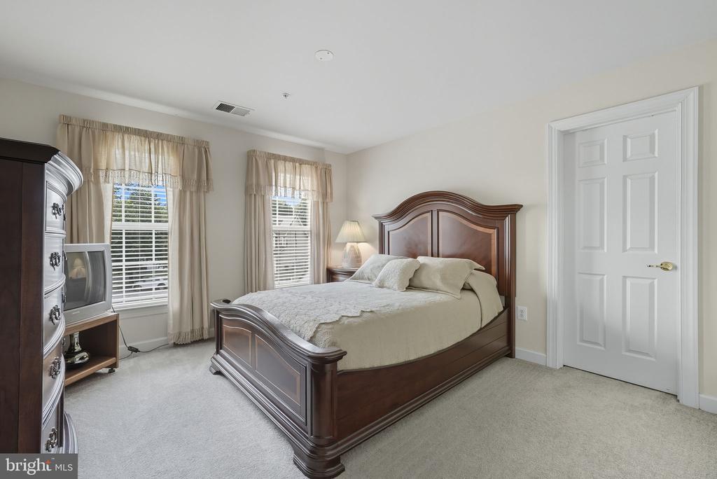 2605 SOMERTON COURT