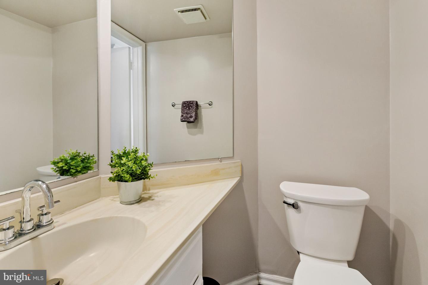 2919 S WOODSTOCK ST Unit: 2