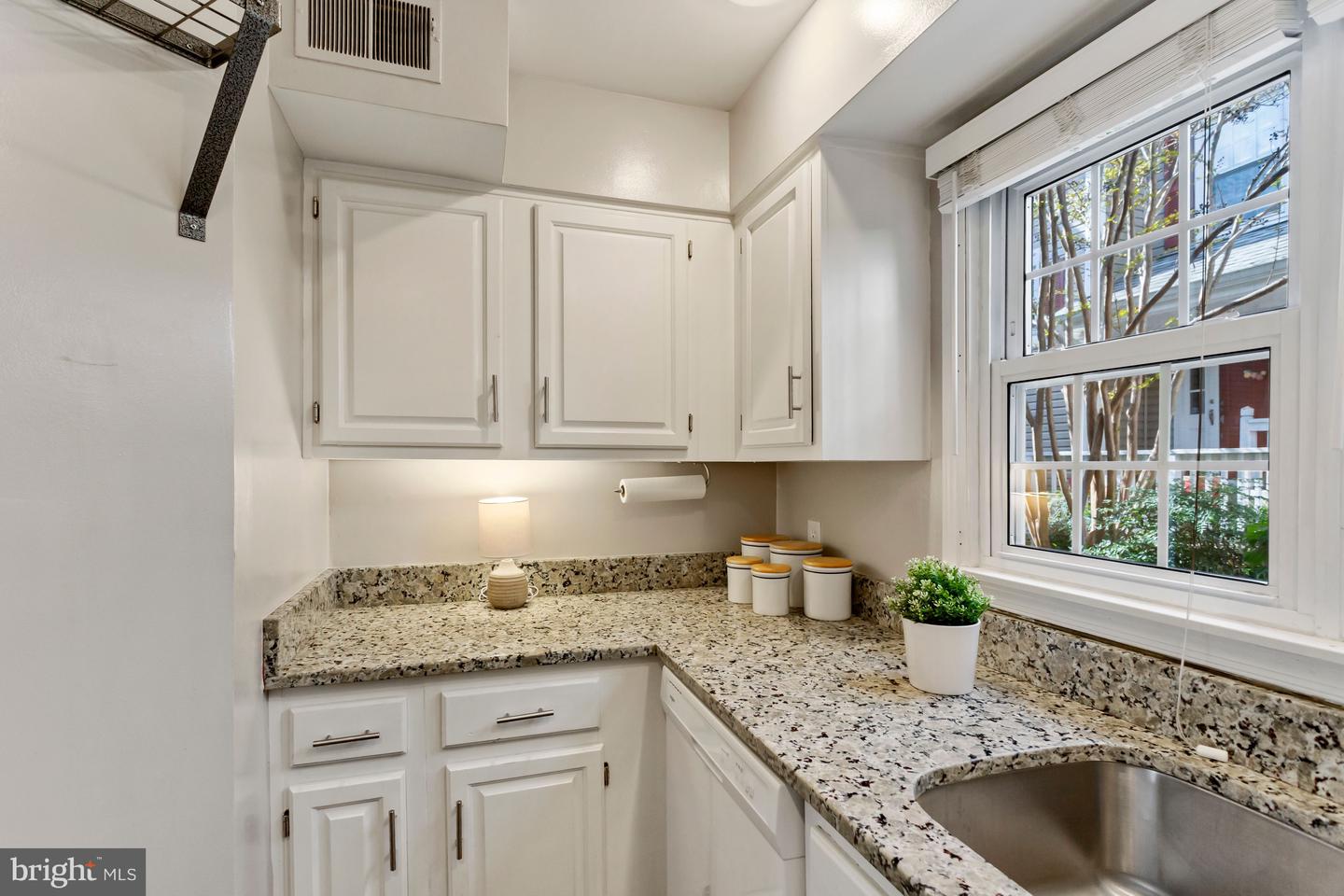 2919 S WOODSTOCK ST Unit: 2