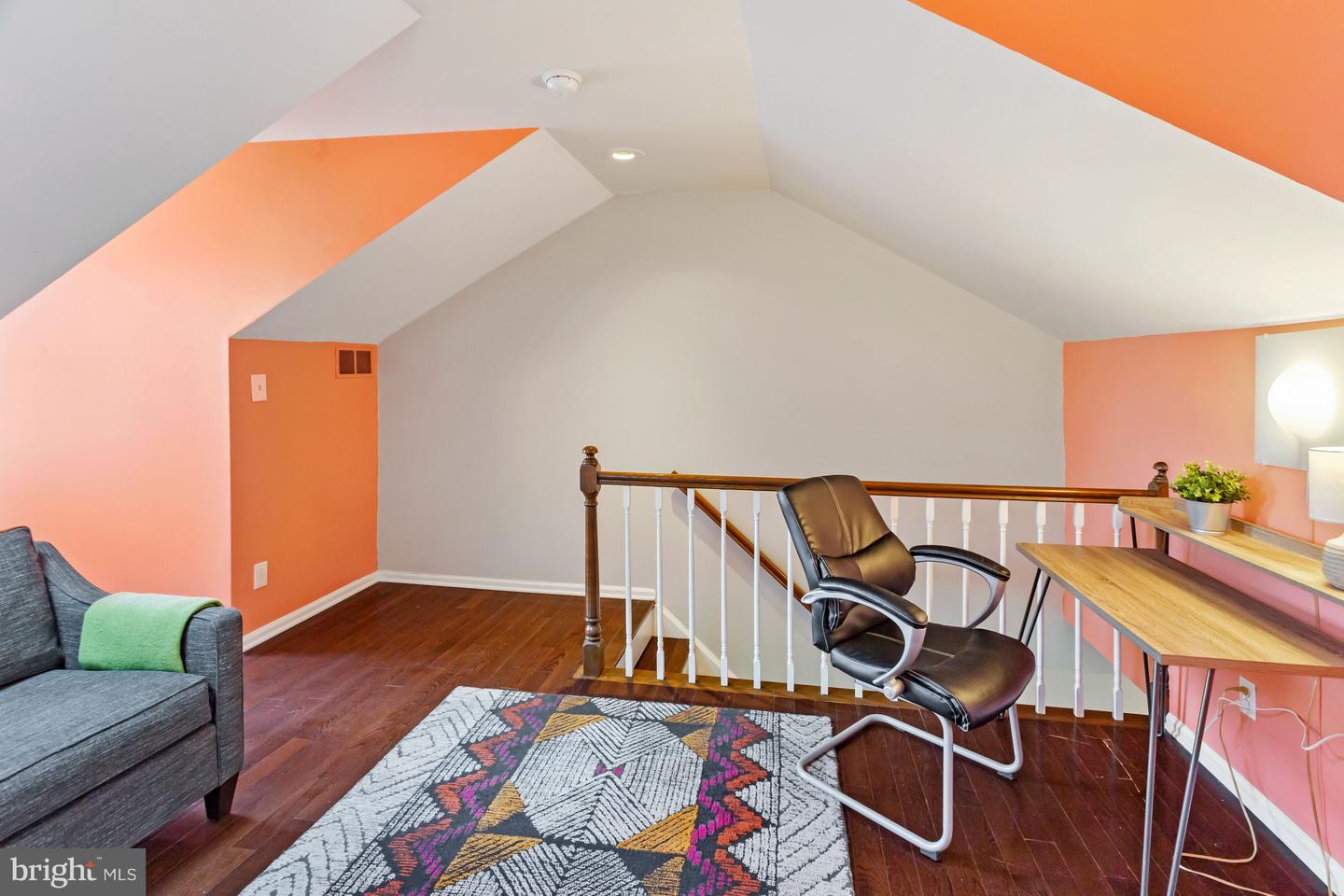 2919 S WOODSTOCK ST Unit: 2
