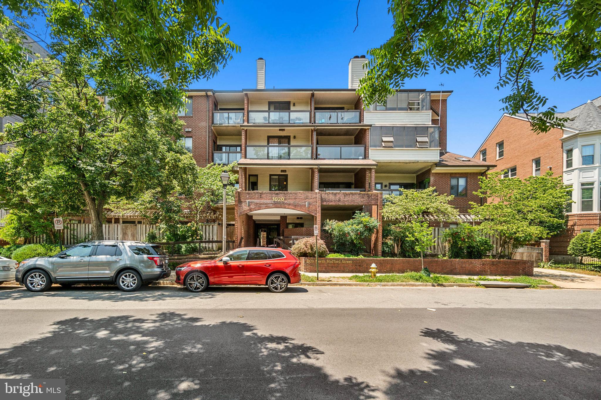 1020 N STAFFORD ST #402