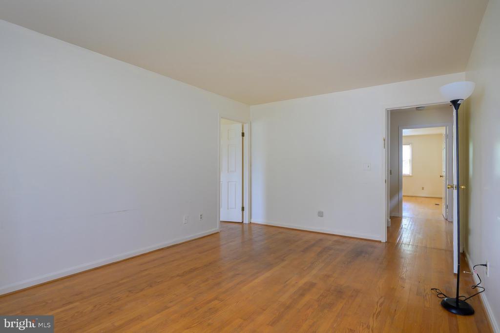5151 19th Rd N