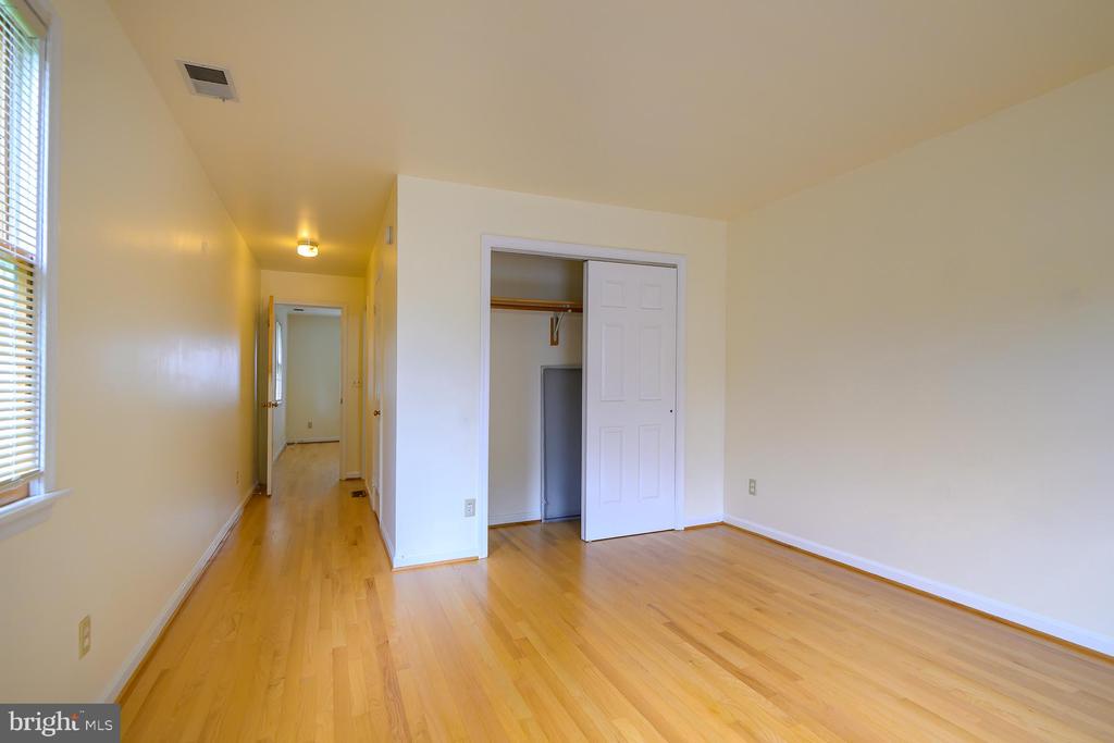 5151 19th Rd N