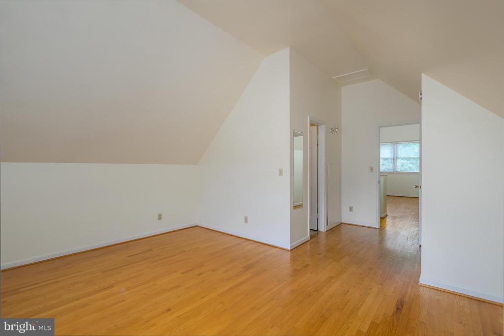 5151 19th Rd N
