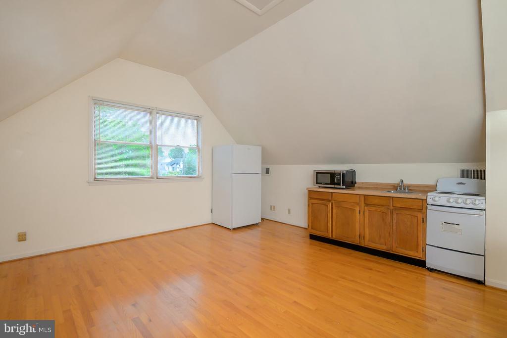 5151 19th Rd N