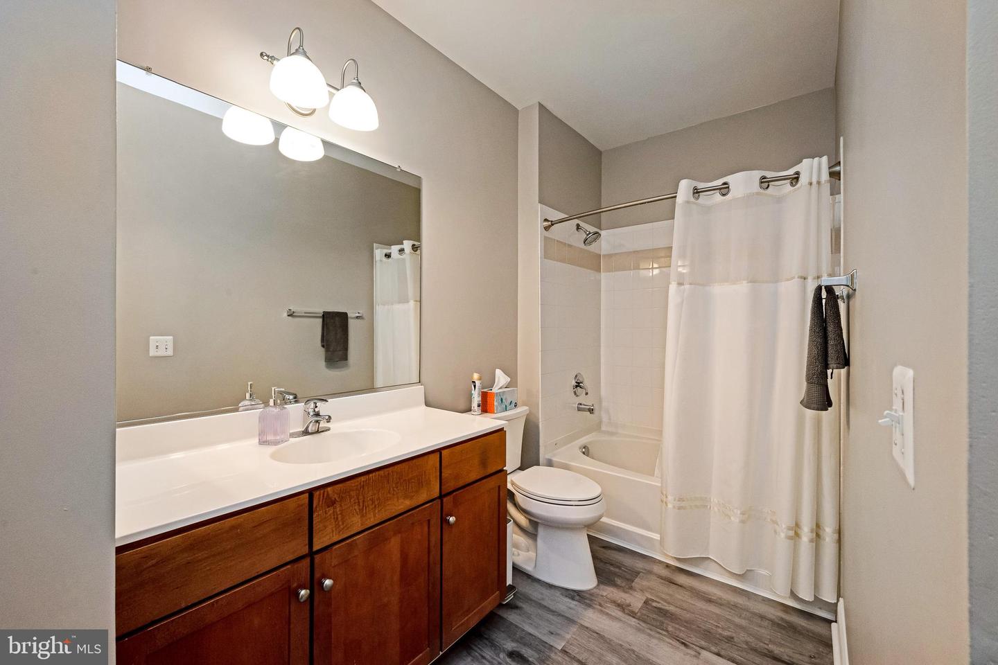 4860 EISENHOWER AVENUE Unit: 392