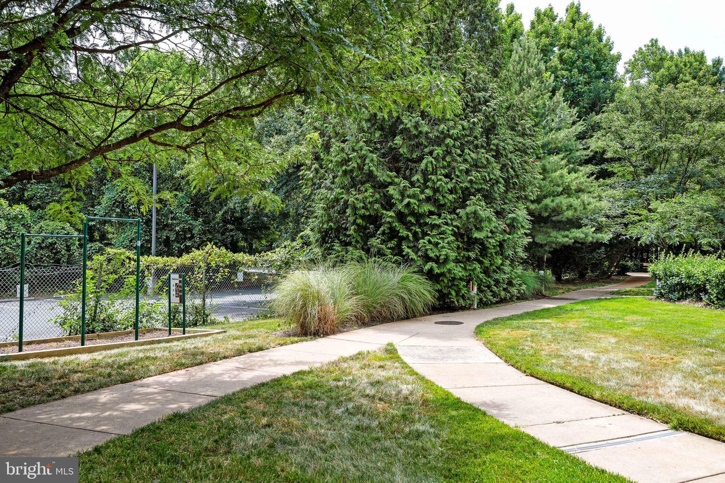4860 EISENHOWER AVENUE Unit: 392
