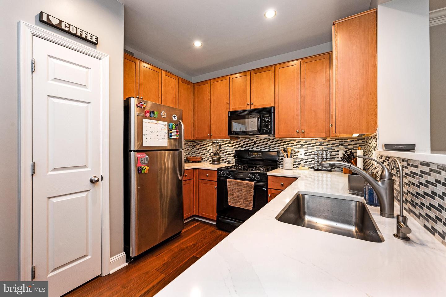 4860 EISENHOWER AVENUE Unit: 392