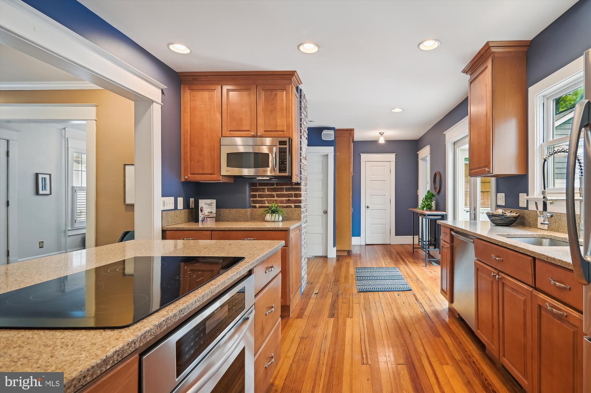 2101 Commonwealth Ave
