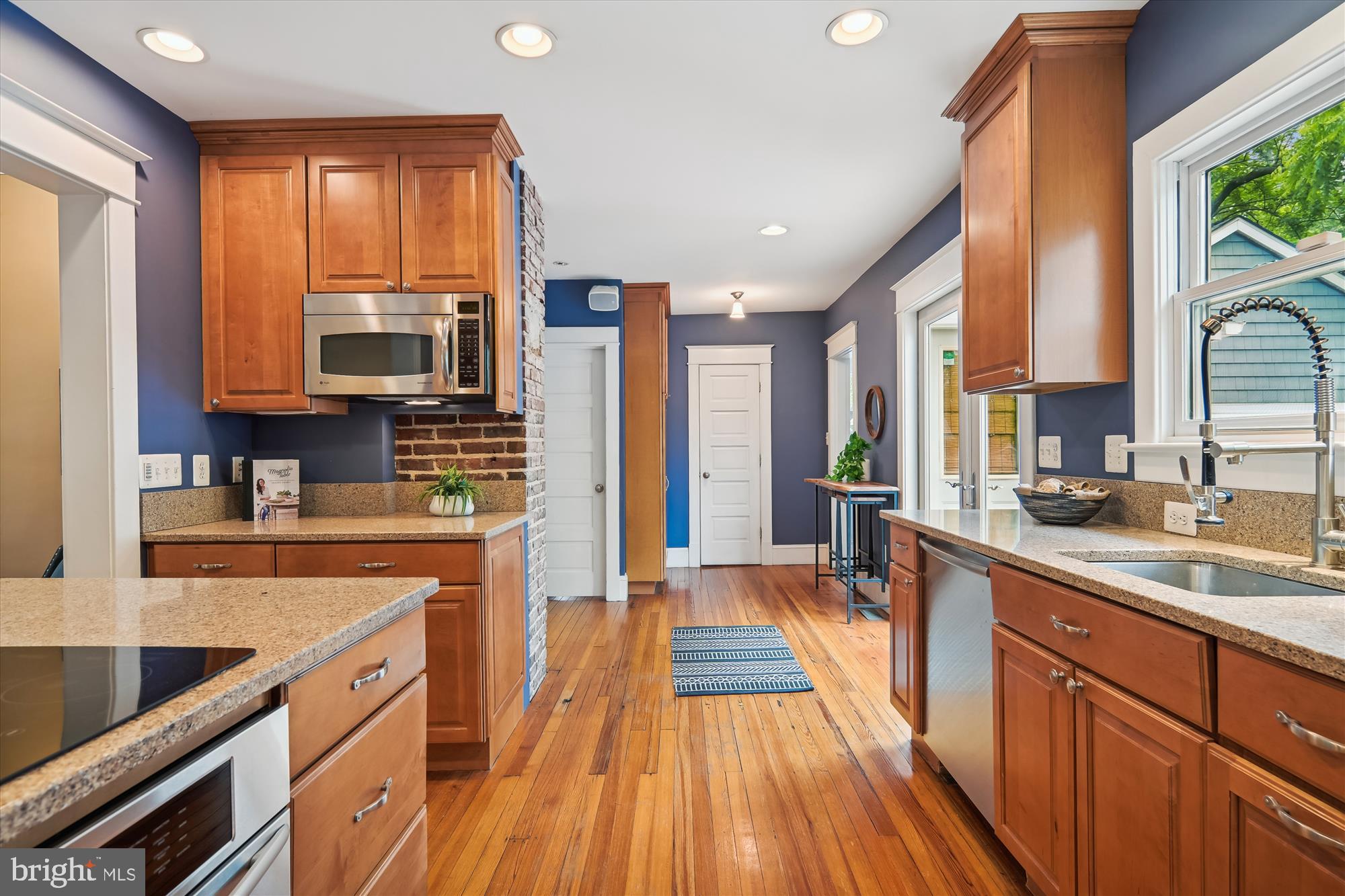2101 Commonwealth Ave