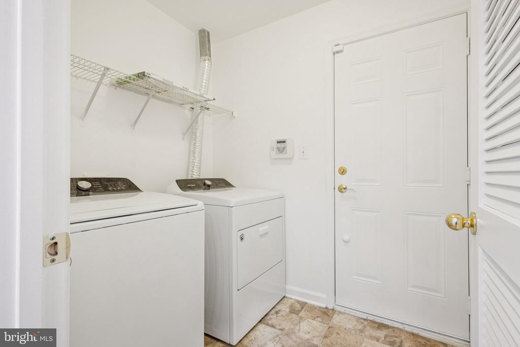 1206 SAUNDERS DR
