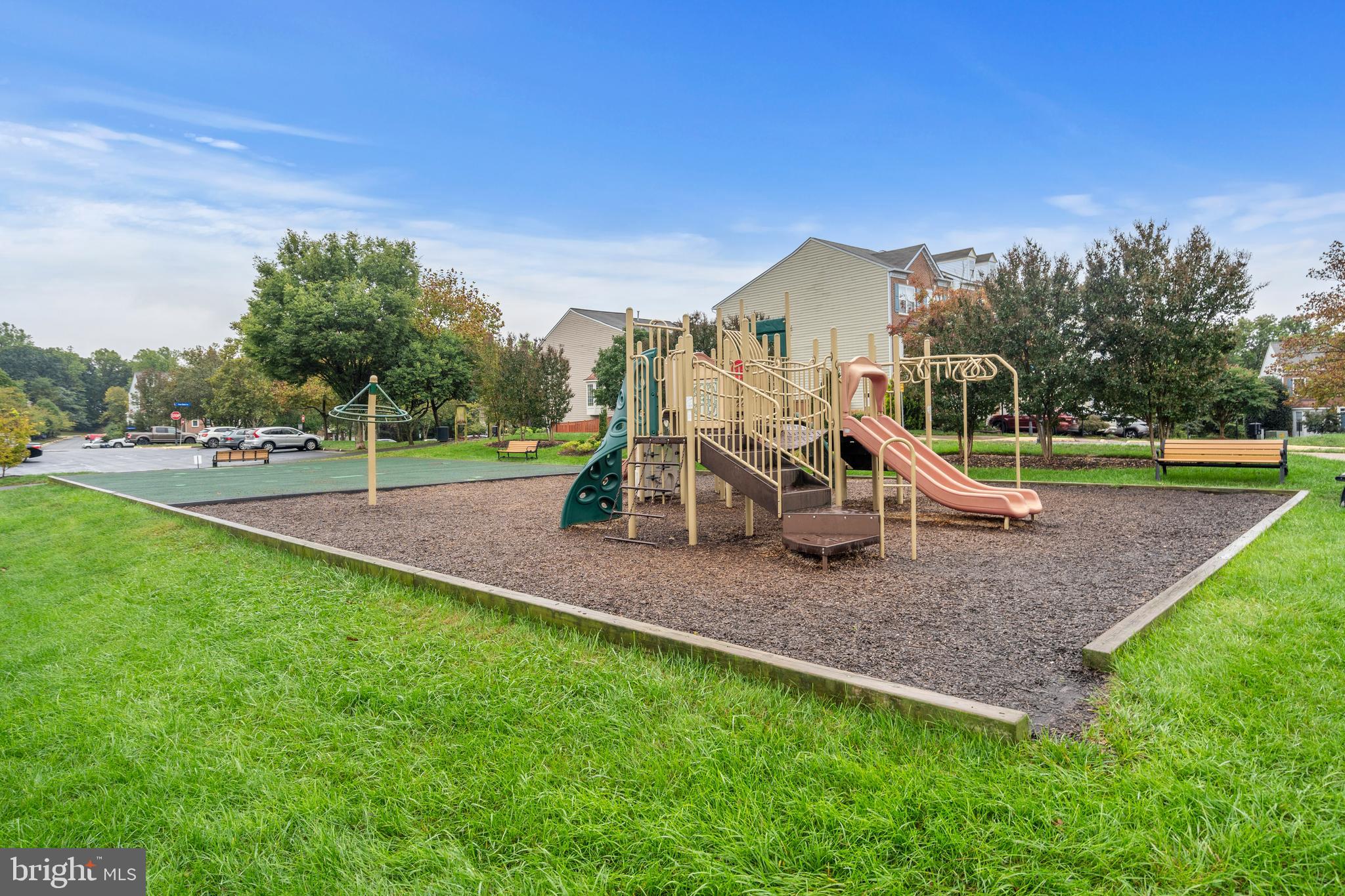6405 Hawk View Ln