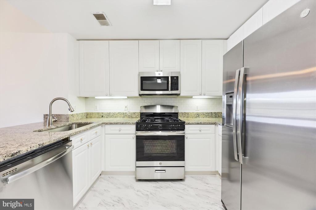 2700 Bellforest Ct #410