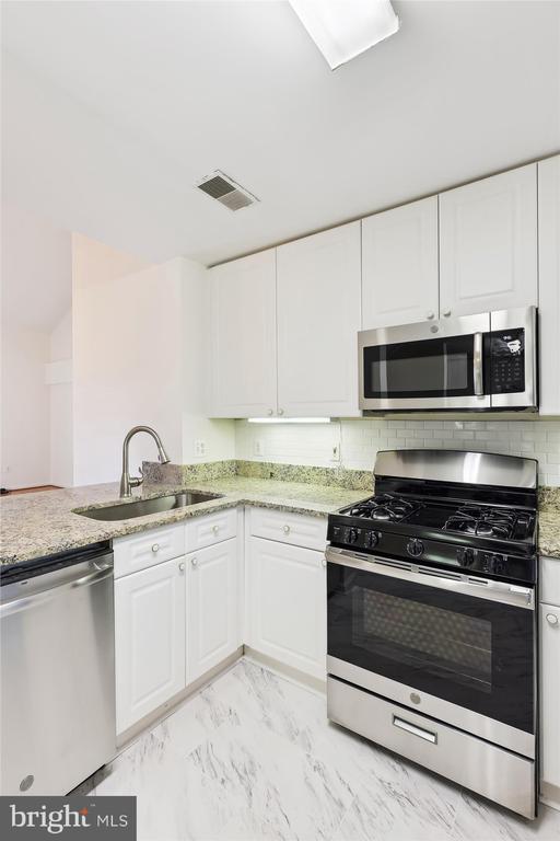 2700 Bellforest Ct #410