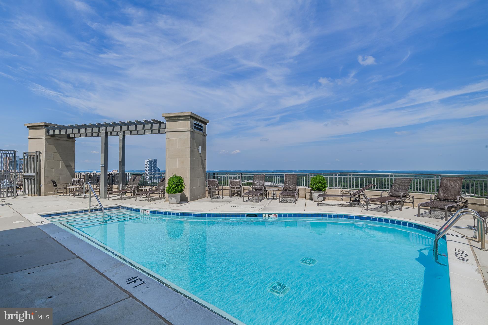 8220 Crestwood Heights Dr #1009