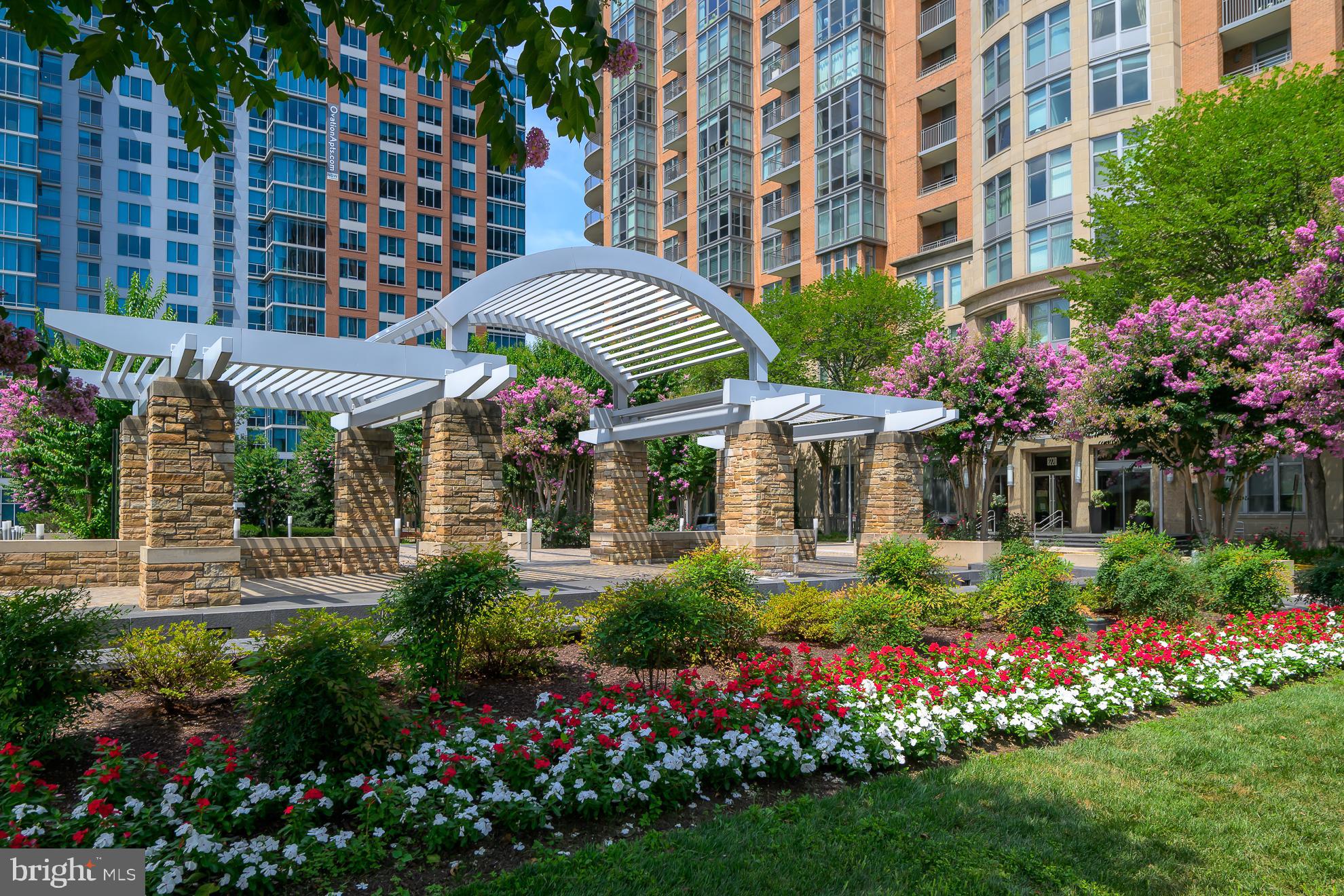 8220 Crestwood Heights Dr #1009