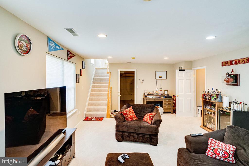6715 APPLEMINT LN