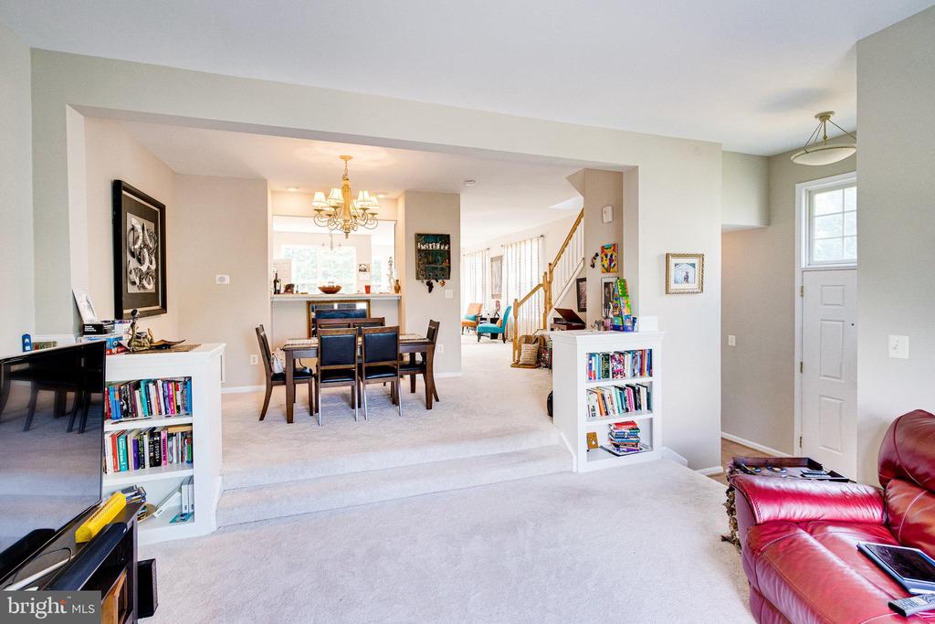 6715 APPLEMINT LN