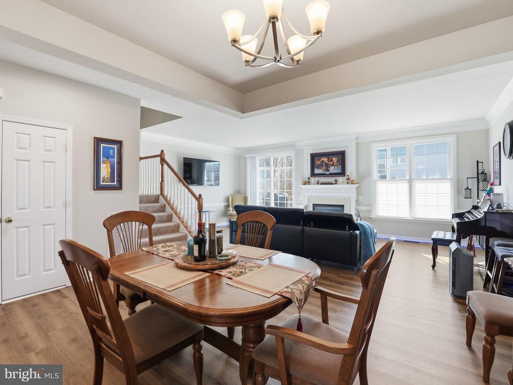 8239 RED CARNATION COURT