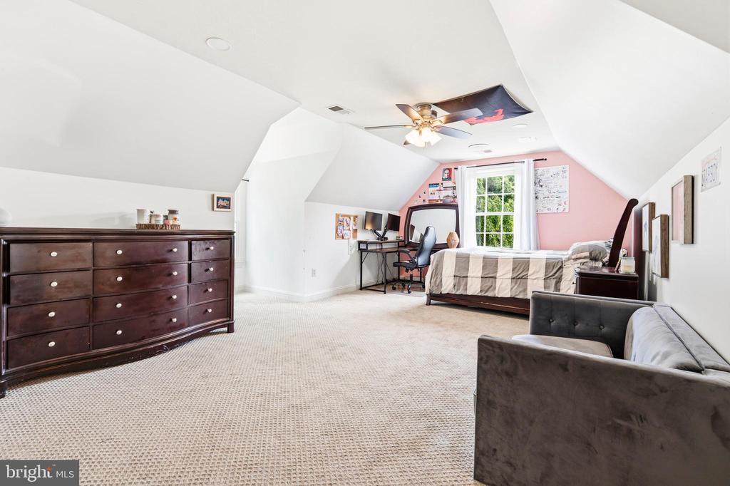11102 PRINCE EDWARD COURT