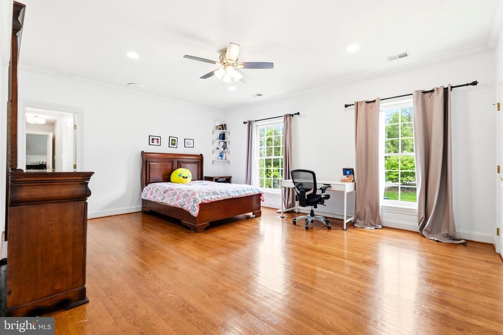 11102 PRINCE EDWARD COURT