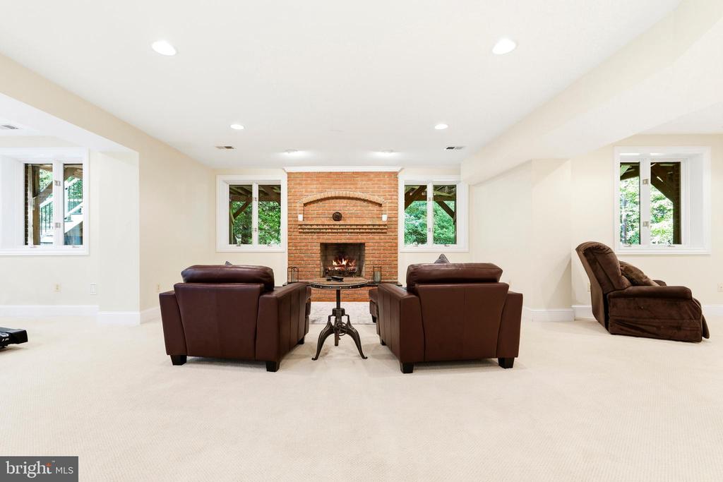 11102 PRINCE EDWARD COURT