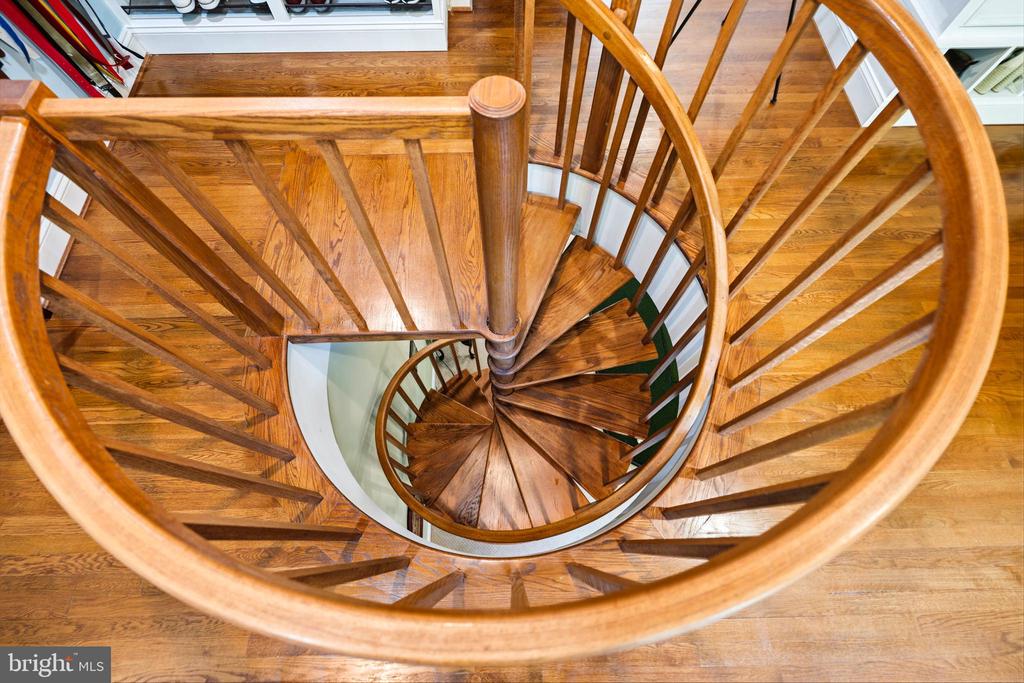 11102 PRINCE EDWARD COURT