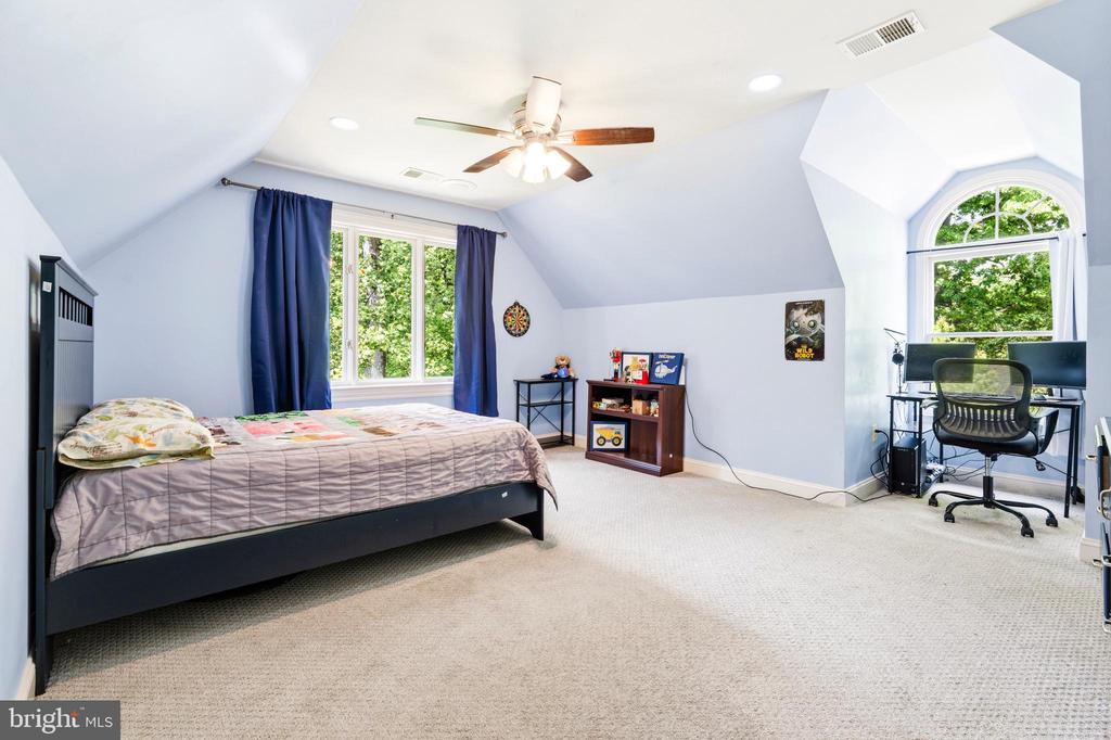 11102 PRINCE EDWARD COURT