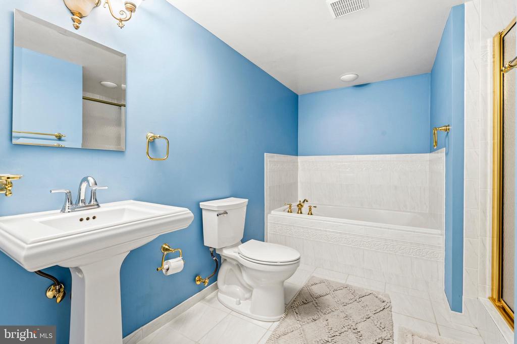 11102 PRINCE EDWARD COURT