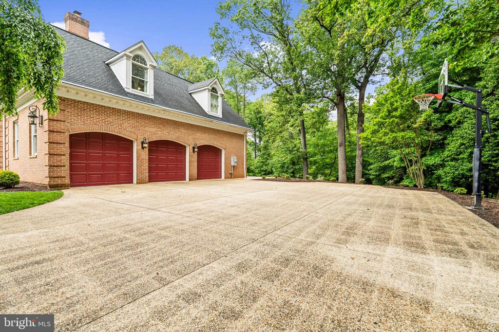 11102 PRINCE EDWARD COURT