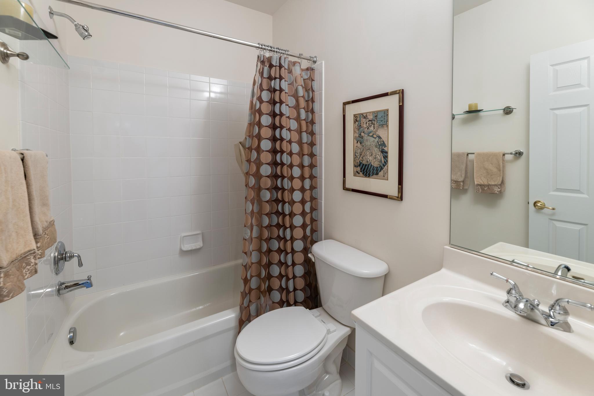 20897 Queens Quilt Sq