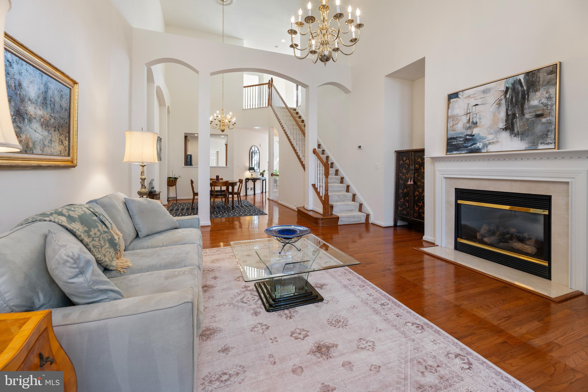 20897 Queens Quilt Sq