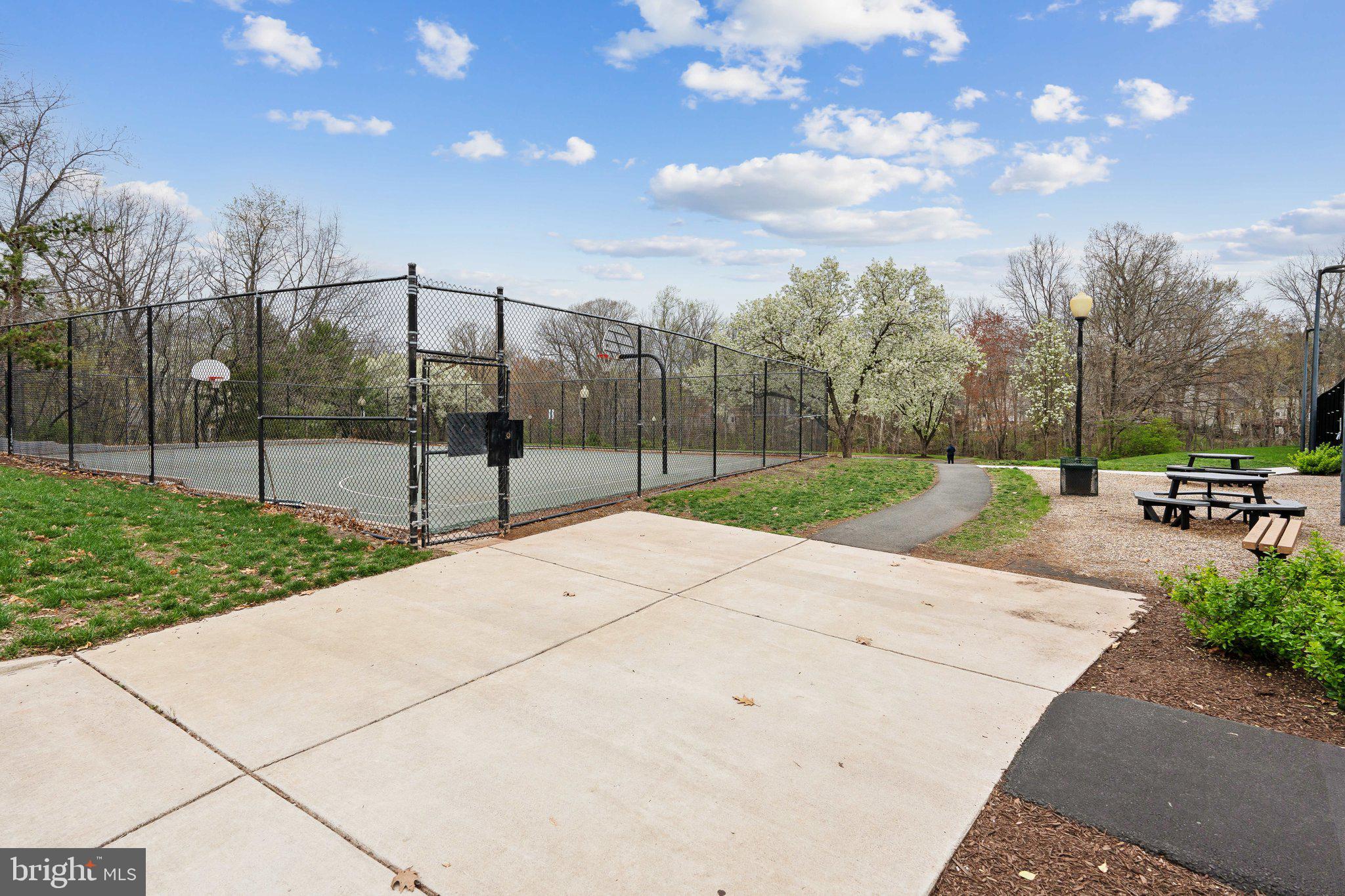 316 Felsted Ct