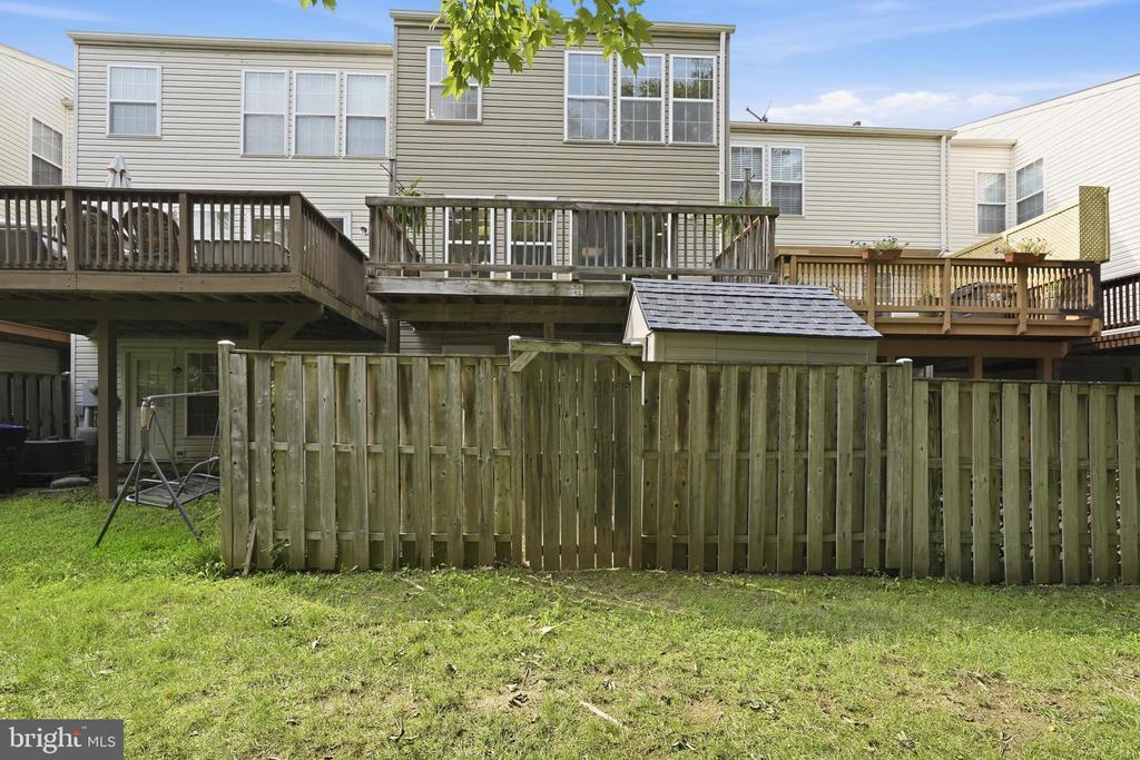 9041 FALCON GLEN COURT