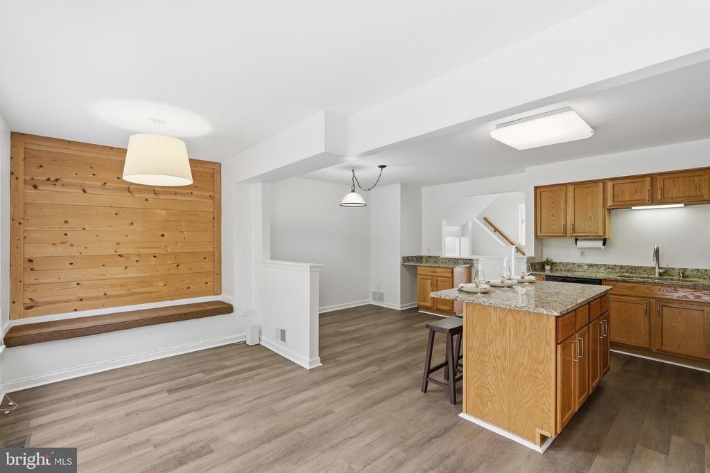 9041 FALCON GLEN COURT