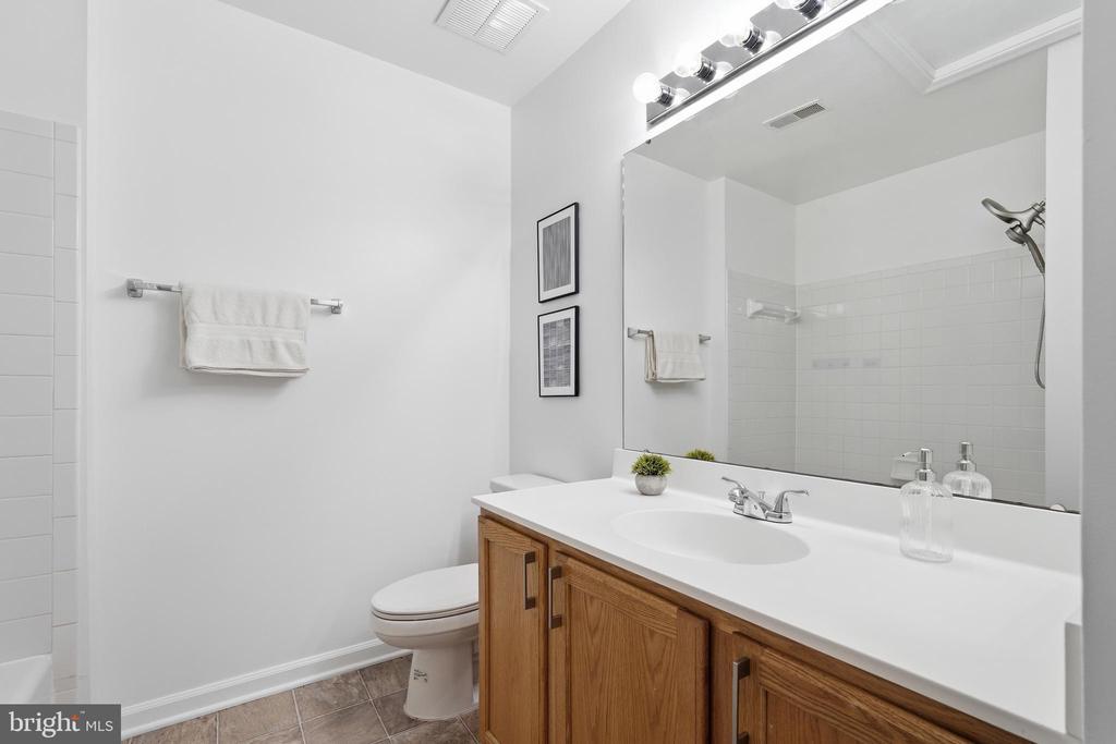 9041 FALCON GLEN COURT