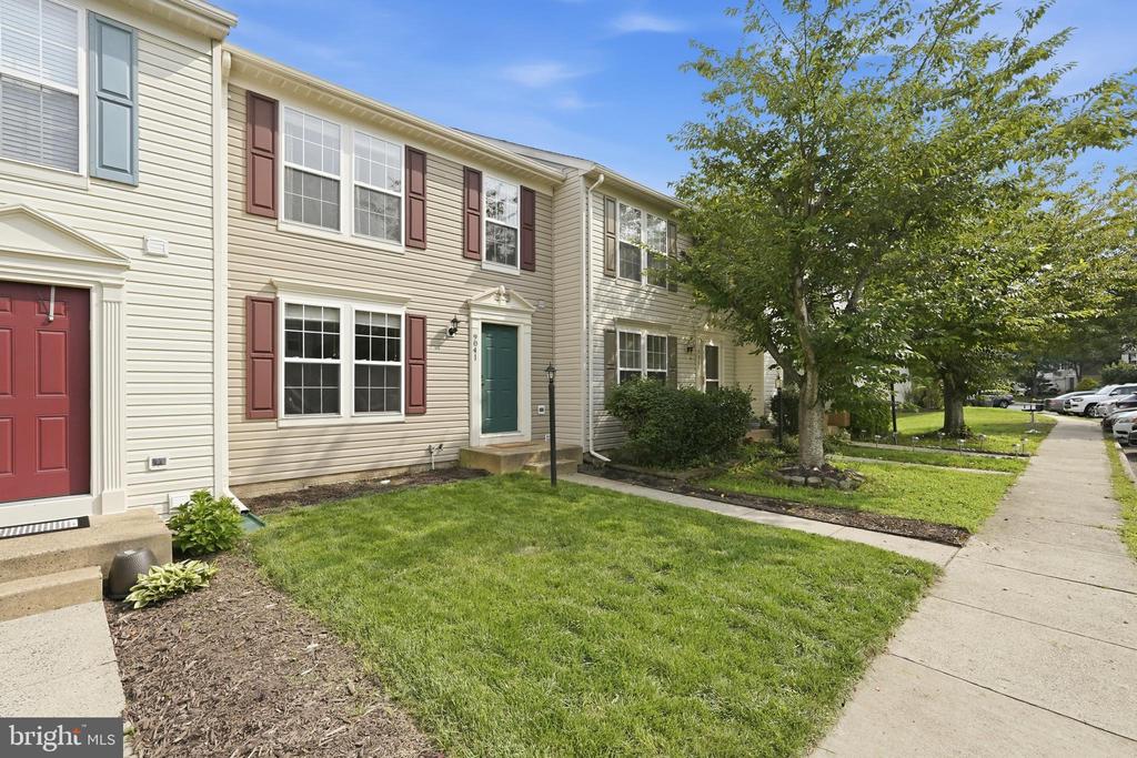 9041 FALCON GLEN COURT