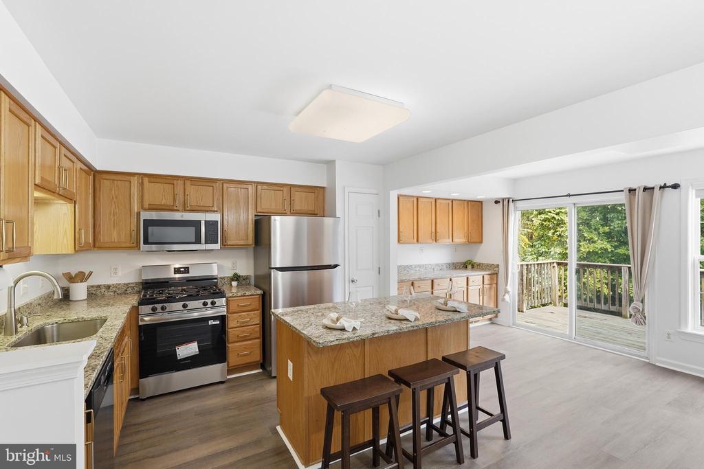 9041 FALCON GLEN COURT