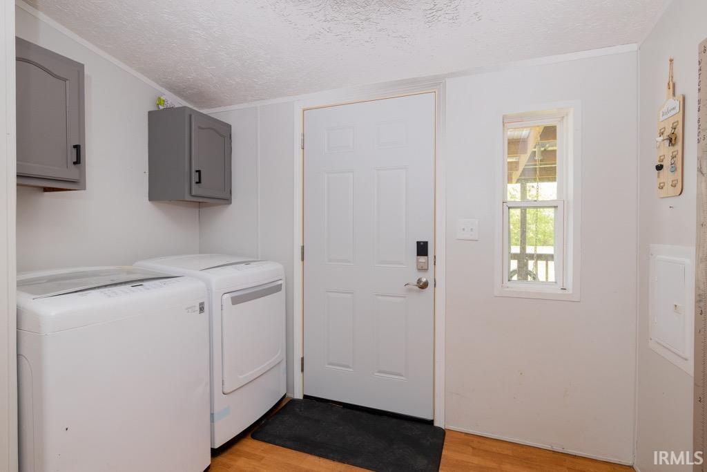 10729 E 500 N